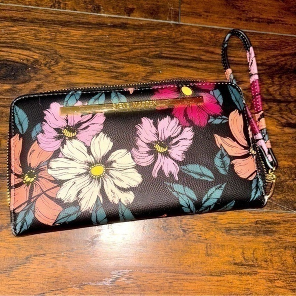 STEVE MADDEN Floral Zip Around Wallet Clutch